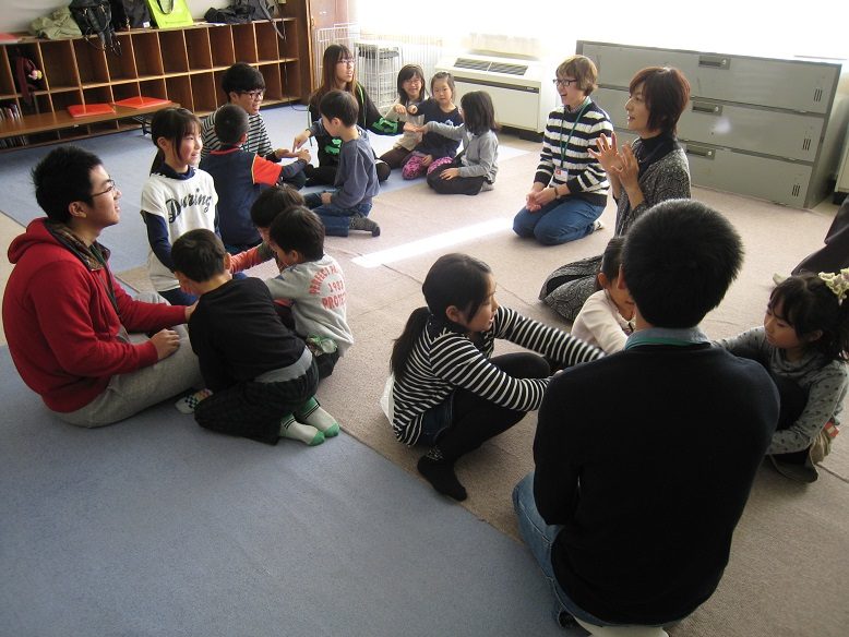 留学生と小学生との異文化交流