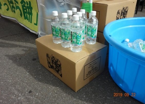 青森中央学院大学学園祭での「がっぱら餅」の提供