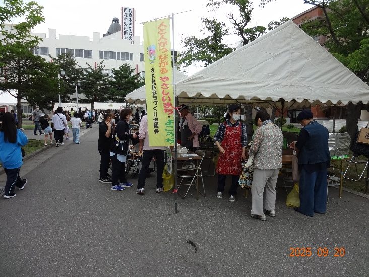 がっぱら餅のPRと健康チェックコーナー